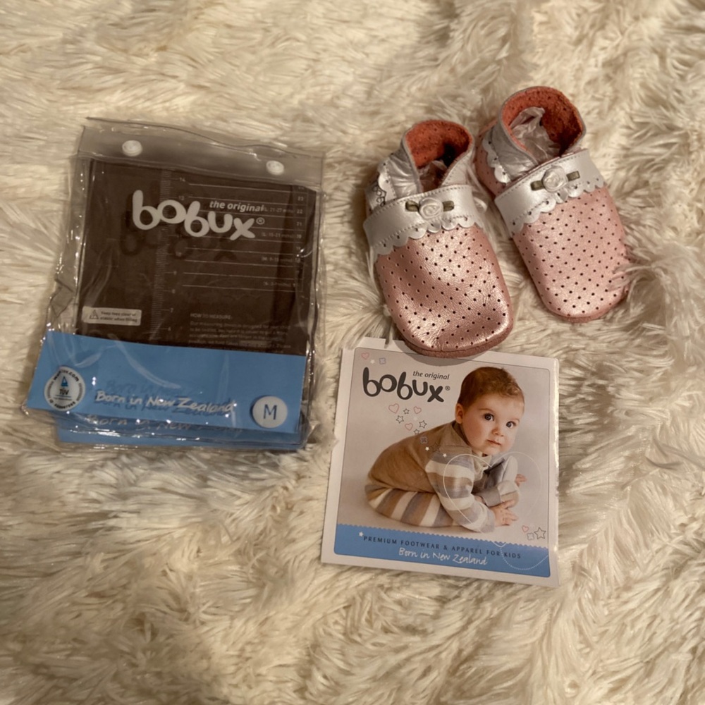 Bobux Soft Sole Leather pink baby shoes M 9-15 mos